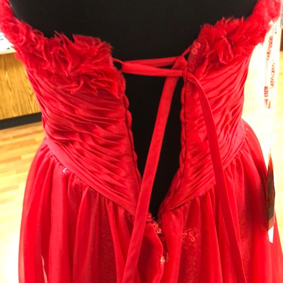 Red prom dress with red sequins - Picture 5 of 7